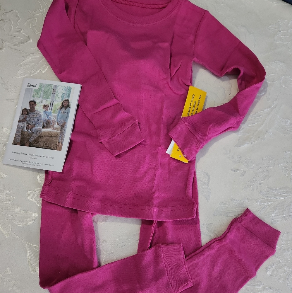 GIRLS LONG SLEEVE /PANTS PAJAMA SET. NWT *208*